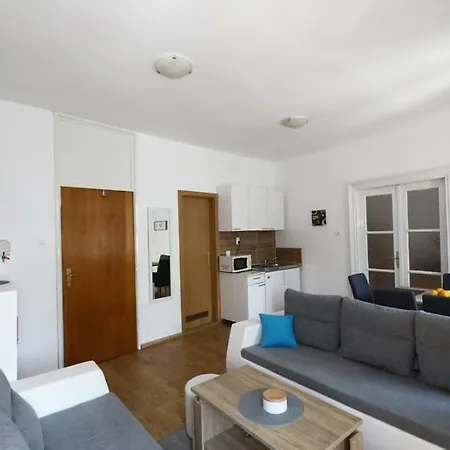 Odeon Apartment And Rooms Rijeka Exterior photo